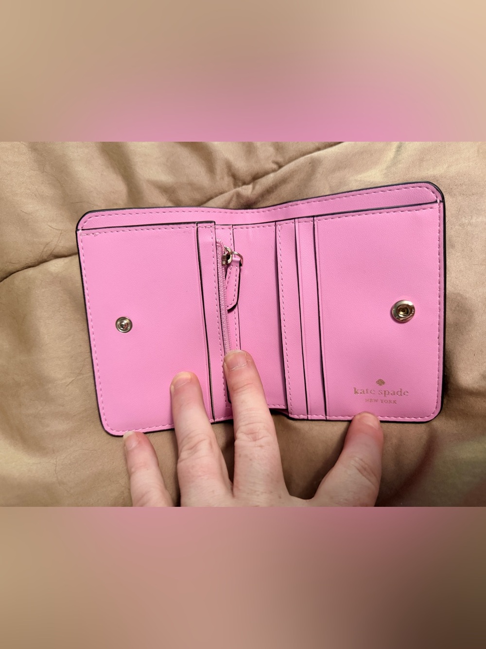 kate spade bright pink Saffiano zip-around wallet - Picture 3 of 3